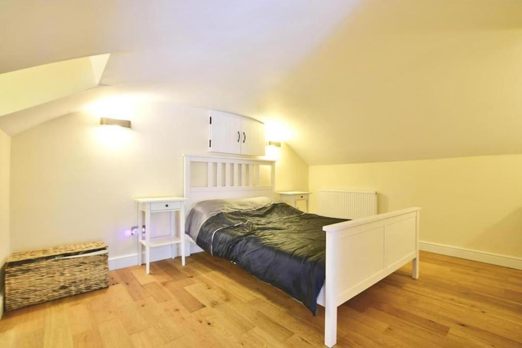 Cosy Retreat In Rainow, Western Peak District *